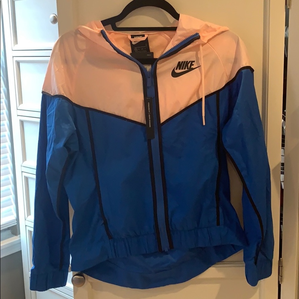 NWT Nike sportswear windrunner jacket - Picture 5 of 9